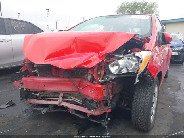 JTDKDTB30E1075448 Toyota Prius C One