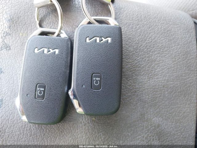 2022 KIA NIRO KNDCB3LC8N5545615 Photo 10