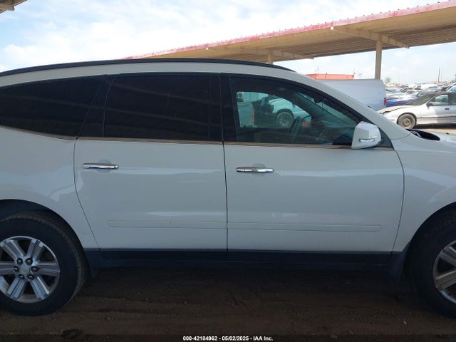 1GNKRHKD1EJ305643 Chevrolet Traverse 2lt