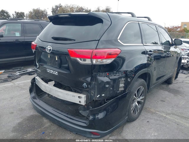 5TDZARFH6KS046423 Toyota Highlander Le