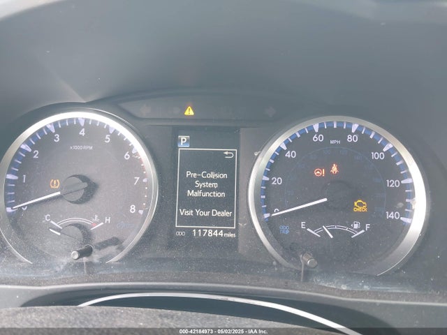 5TDZARFH6KS046423 Toyota Highlander Le