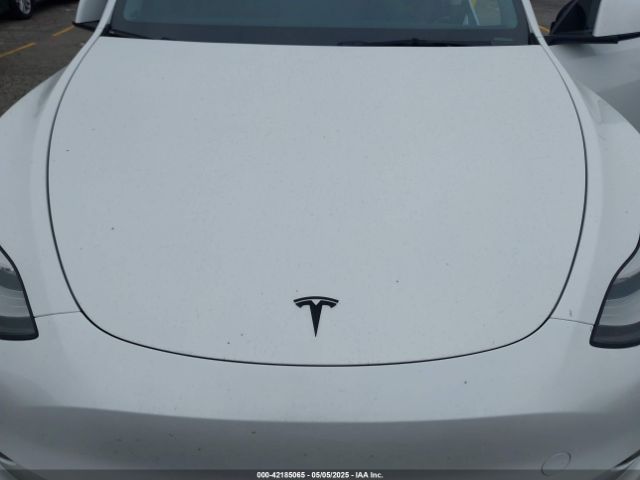 7SAYGDEE4NF407891 Tesla Model Y Long Range Dual Motor All-wheel Drive