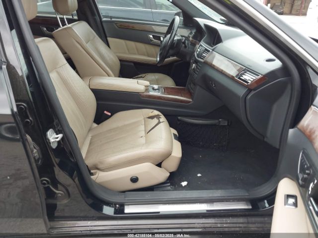 2011 MERCEDES-BENZ E 550 WDDHF7CB2BA470136 Photo 4