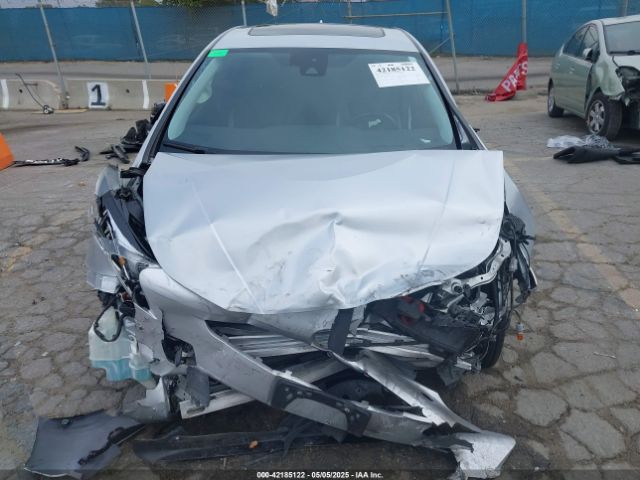 JTDKARFU0J3056217 Toyota Prius Three