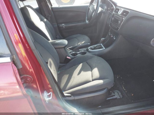 1C3CCBAB2EN212963 Chrysler 200 LX