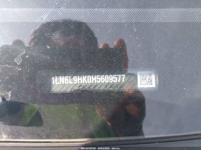 1LN6L9HK0H5609577 Lincoln Continental Livery