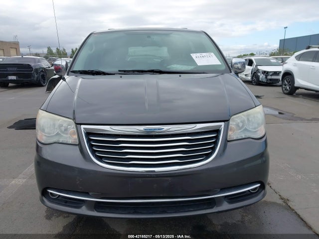 2C4RC1CG2ER273323 Chrysler Town and Country