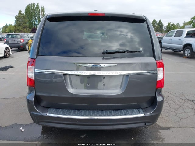 2C4RC1CG2ER273323 Chrysler Town and Country