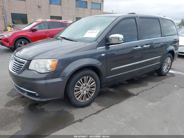 2C4RC1CG2ER273323 Chrysler Town and Country