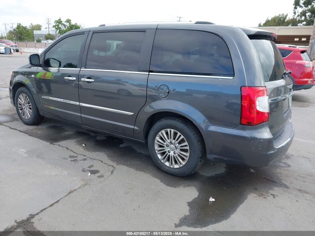 2C4RC1CG2ER273323 Chrysler Town and Country