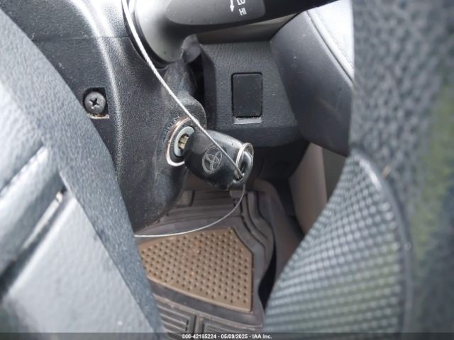 JTMZFREV4FJ054614 Toyota RAV4 LE