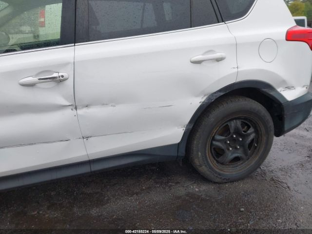 JTMZFREV4FJ054614 Toyota RAV4 LE