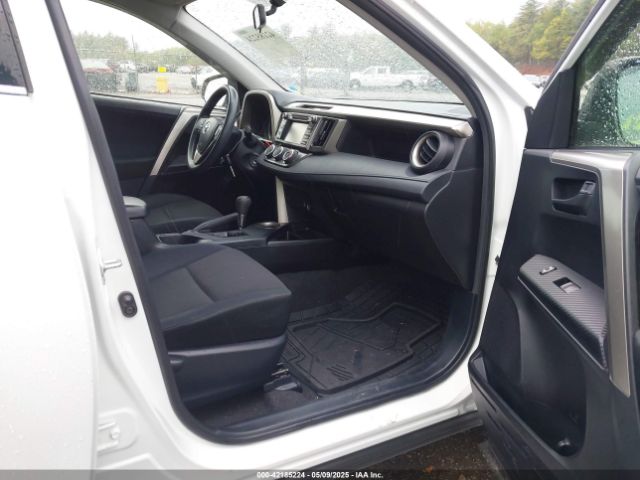 JTMZFREV4FJ054614 Toyota RAV4 LE