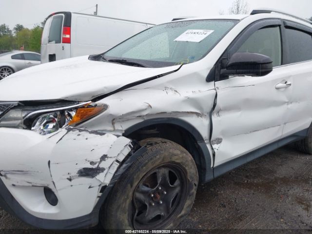JTMZFREV4FJ054614 Toyota RAV4 LE