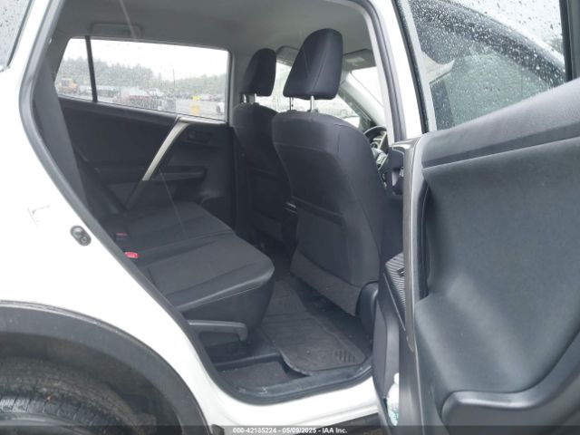 JTMZFREV4FJ054614 Toyota RAV4 LE
