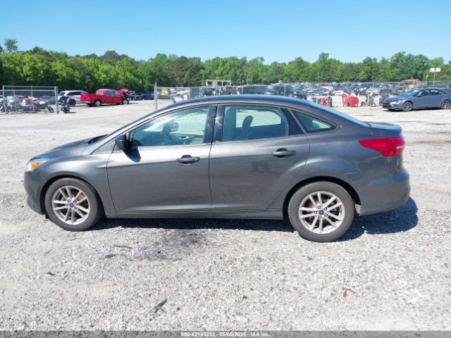 1FADP3FE1JL238012 Ford FOCUS SE