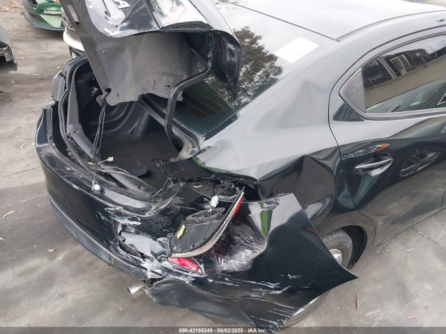 3MYDLBYV4HY185824 Toyota YARIS IA