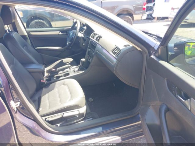 1VWAT7A38FC049237 Volkswagen Passat 1.8t Wolfsburg Edition