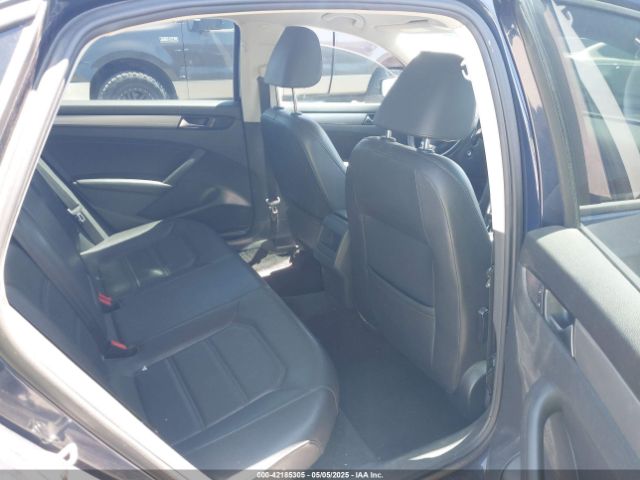 1VWAT7A38FC049237 Volkswagen Passat 1.8t Wolfsburg Edition