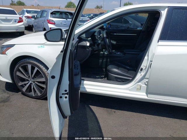 1N4BL4FW9KC187197 Nissan Altima 2.5 Platinum