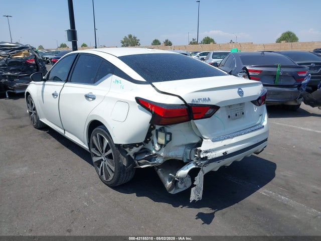 1N4BL4FW9KC187197 Nissan Altima 2.5 Platinum