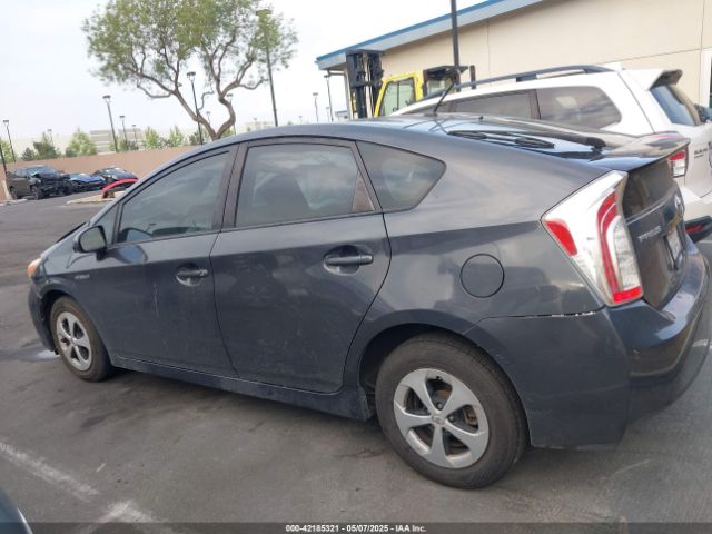JTDKN3DU5F0456514 Toyota Prius Two
