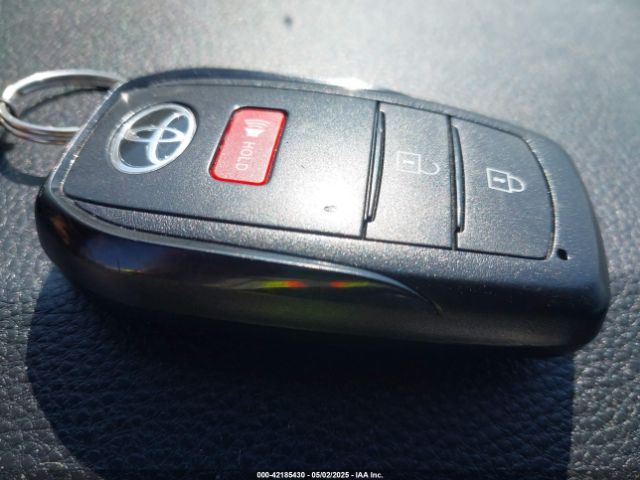 7MUCAAAG3PV042624 Toyota Corolla Cross Le