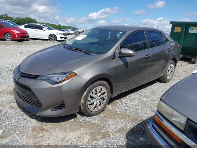 Toyota COROLLA LE 2017 2T1BURHE3HC845637 Image 2
