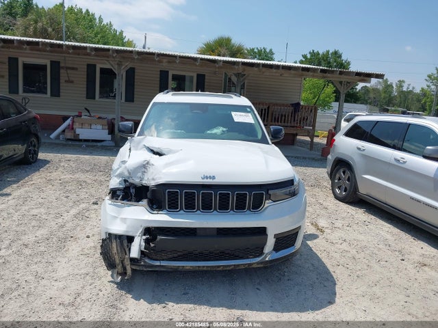 1C4RJJAG3P8856636 Jeep Grand Cherokee L Laredo 4x2