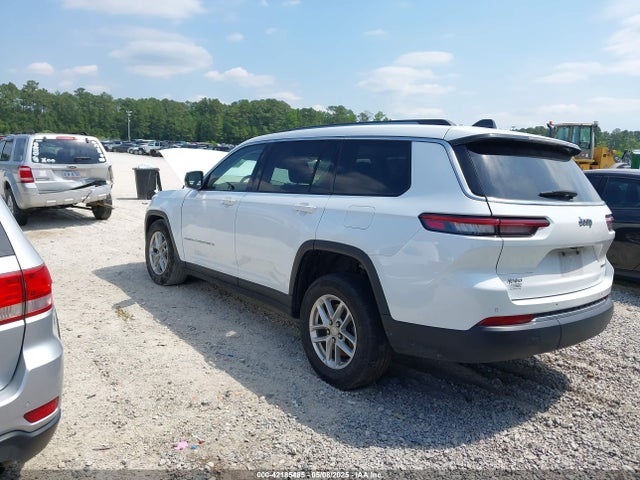 1C4RJJAG3P8856636 Jeep Grand Cherokee L Laredo 4x2