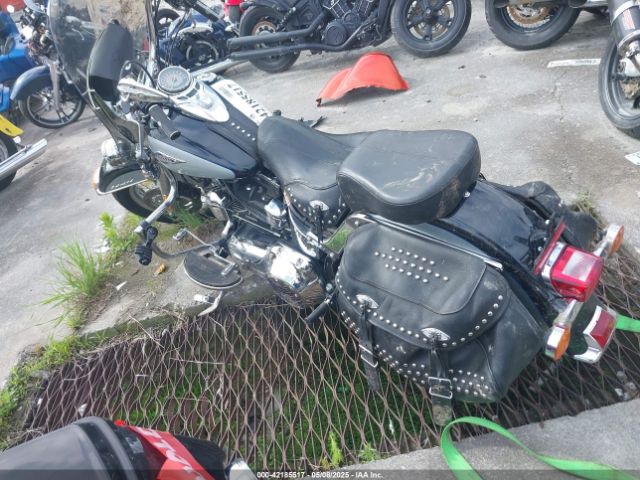 2012 HARLEY-DAVIDSON FLSTC 1HD1BWV11CB035883 Photo 2