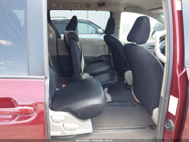 5TDKZ3DC1HS770320 Toyota Sienna Le 8 Passenger