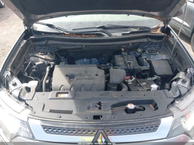 JA4AD2A3XKZ007527 Mitsubishi Outlander Es