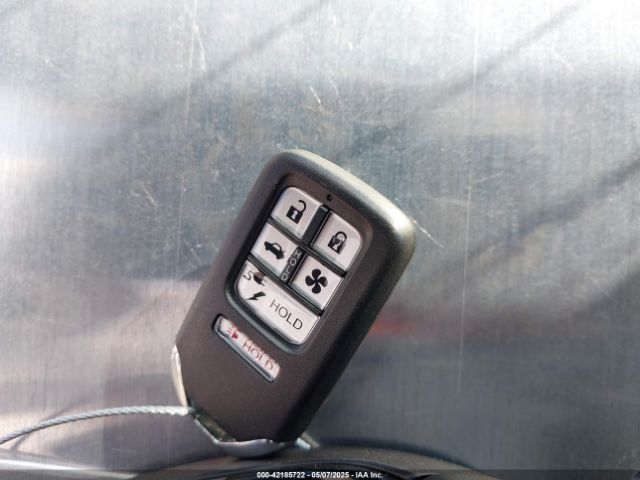 2018 HONDA CLARITY PLUG-IN HYBRID JHMZC5F36JC012648 Photo 10