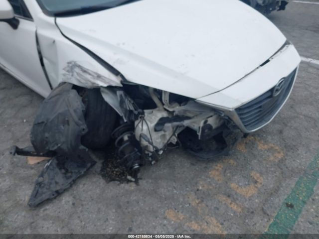 3MZBM1L77GM318603 Mazda Mazda3 I Touring