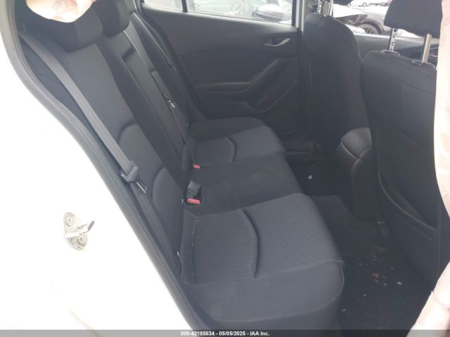 3MZBM1L77GM318603 Mazda Mazda3 I Touring
