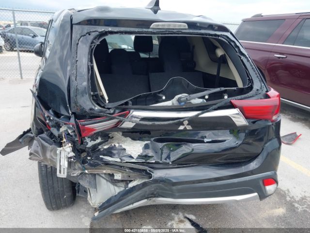 JA4AD2A33HZ048882 Mitsubishi Outlander Es