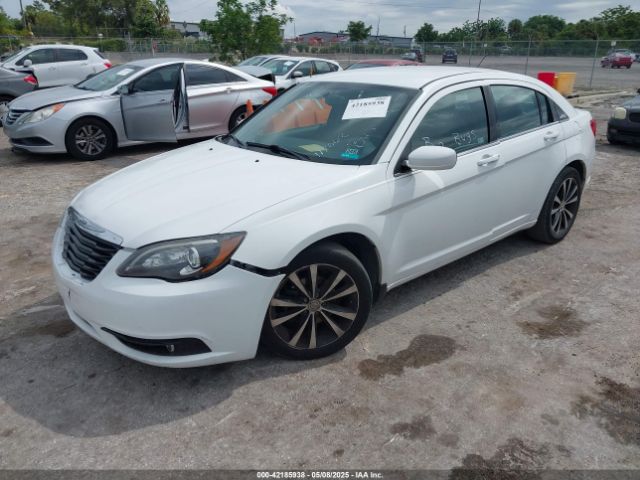 2014 CHRYSLER 200 1C3CCBBG1EN117062 Photo 1