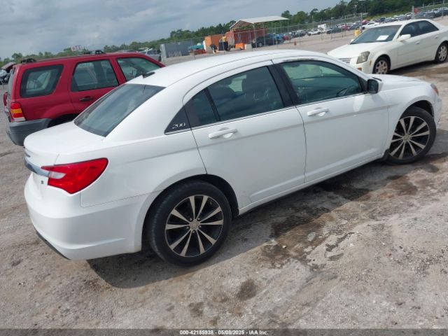 2014 CHRYSLER 200 1C3CCBBG1EN117062 Photo 3