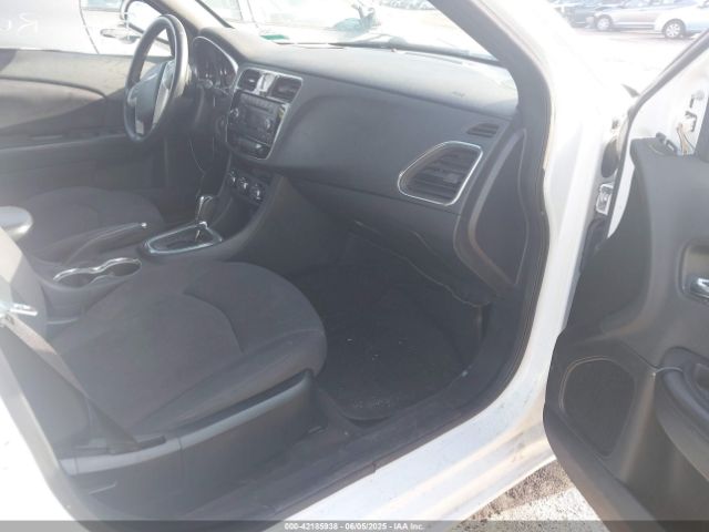 2014 CHRYSLER 200 1C3CCBBG1EN117062 Photo 4