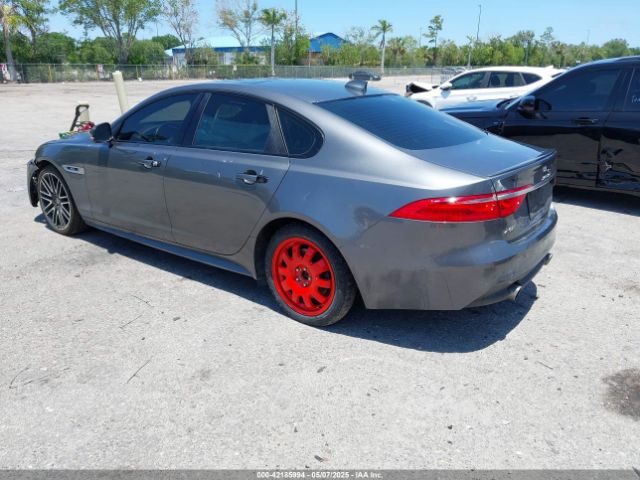 2016 JAGUAR XF SAJBF4BV3GCY00437 Photo 2
