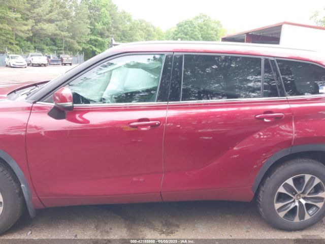 5TDGZRBH8MS094515 Toyota Highlander Xle