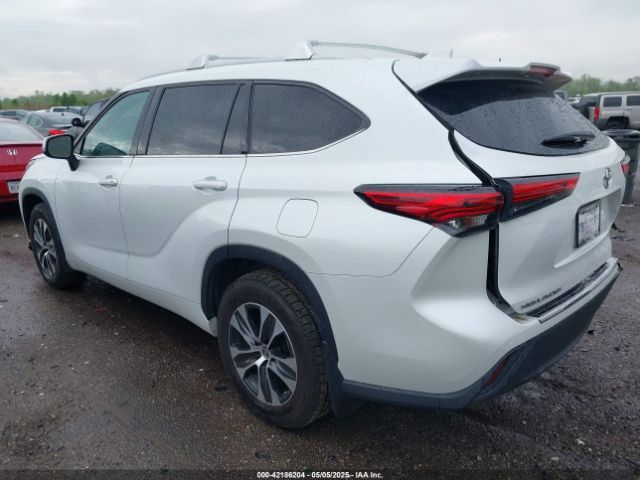 2022 TOYOTA HIGHLANDER 5TDGZRBH3NS571871 Photo 2