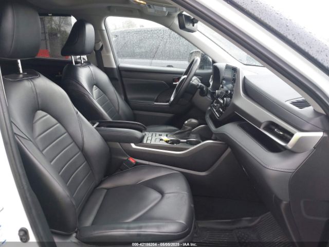 2022 TOYOTA HIGHLANDER 5TDGZRBH3NS571871 Photo 4