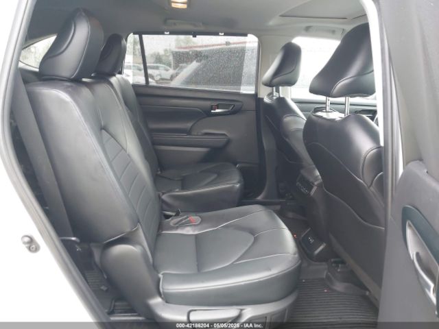 2022 TOYOTA HIGHLANDER 5TDGZRBH3NS571871 Photo 7