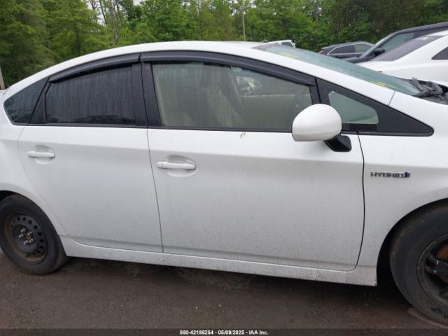 JTDKN3DUXE1819446 Toyota Prius Two