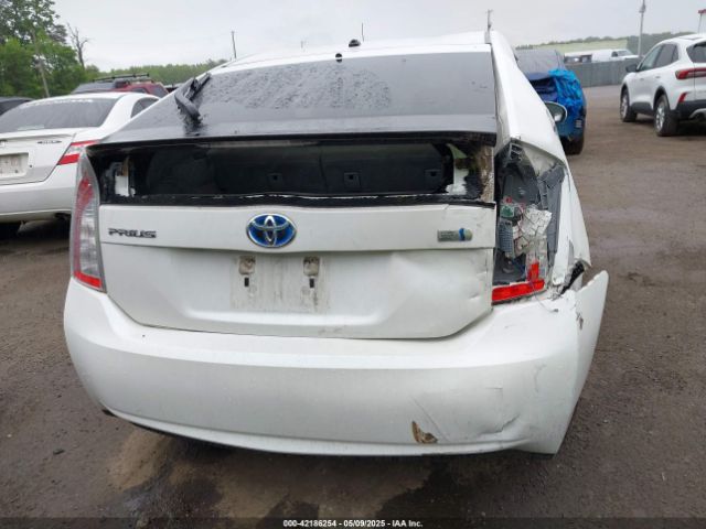 JTDKN3DUXE1819446 Toyota Prius Two