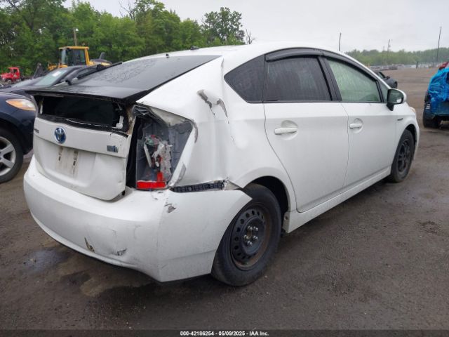 JTDKN3DUXE1819446 Toyota Prius Two