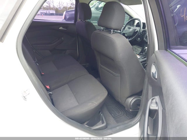 Ford FOCUS SE 2015 1FADP3K24FL292262 Image 8