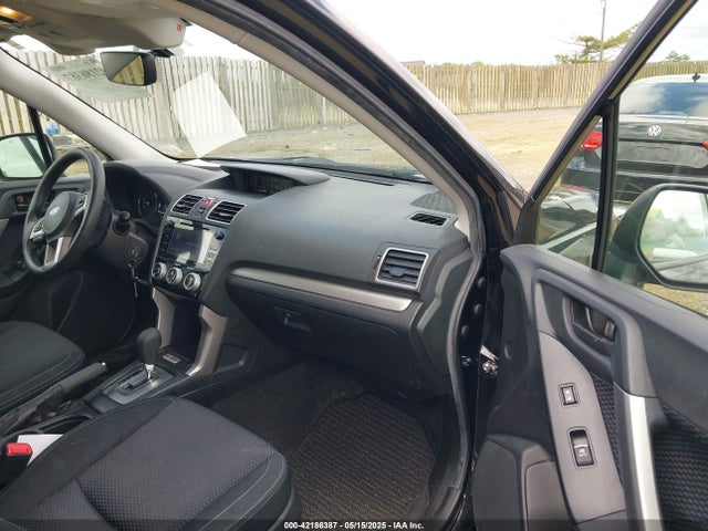 JF2SJAGC1JH457450 Subaru Forester 2.5i Premium
